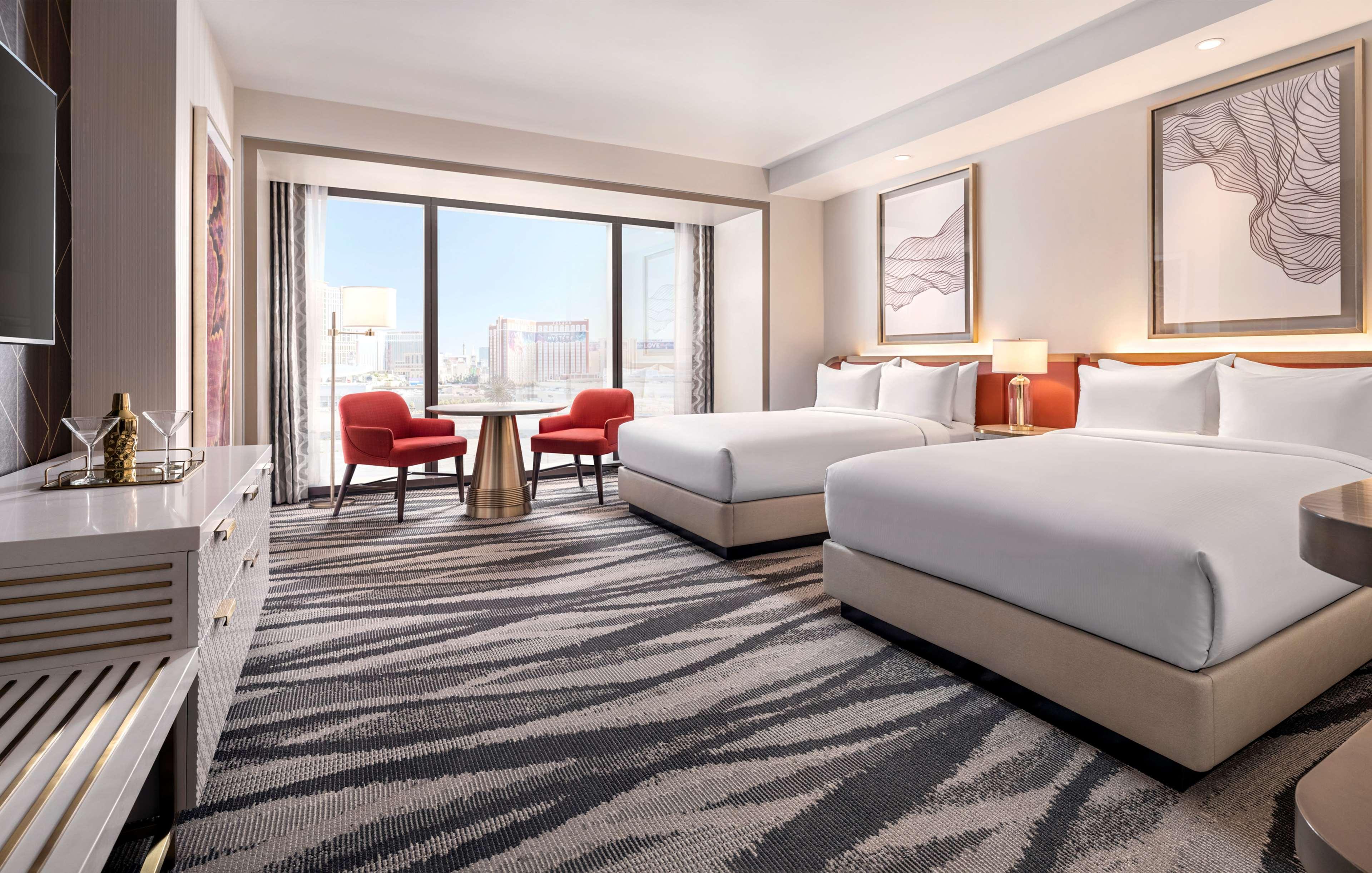 Conrad Las Vegas At Resorts World Eksteriør billede A guest room at the Wynn Las Vegas