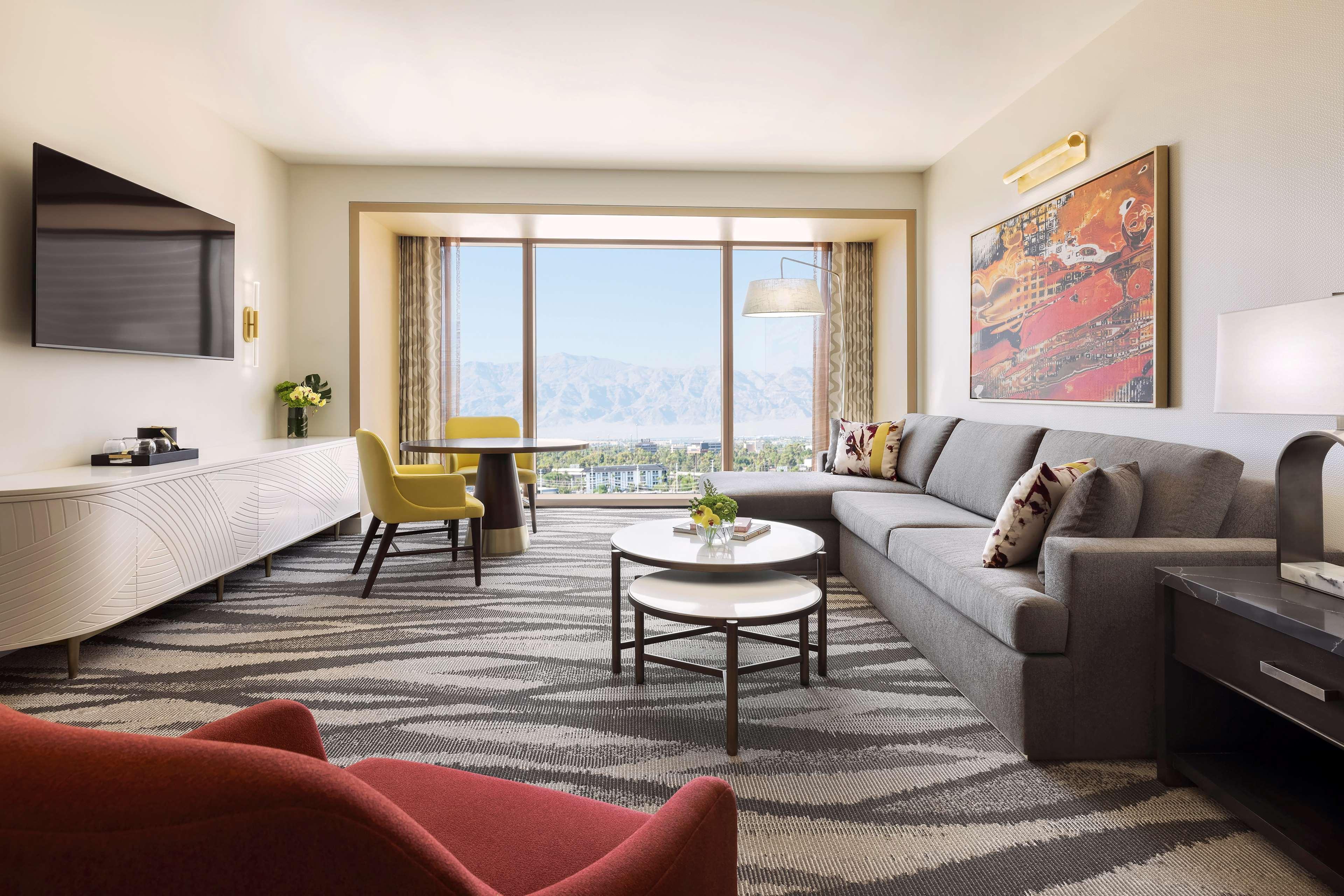 Conrad Las Vegas At Resorts World Eksteriør billede A living room at the MGM Grand