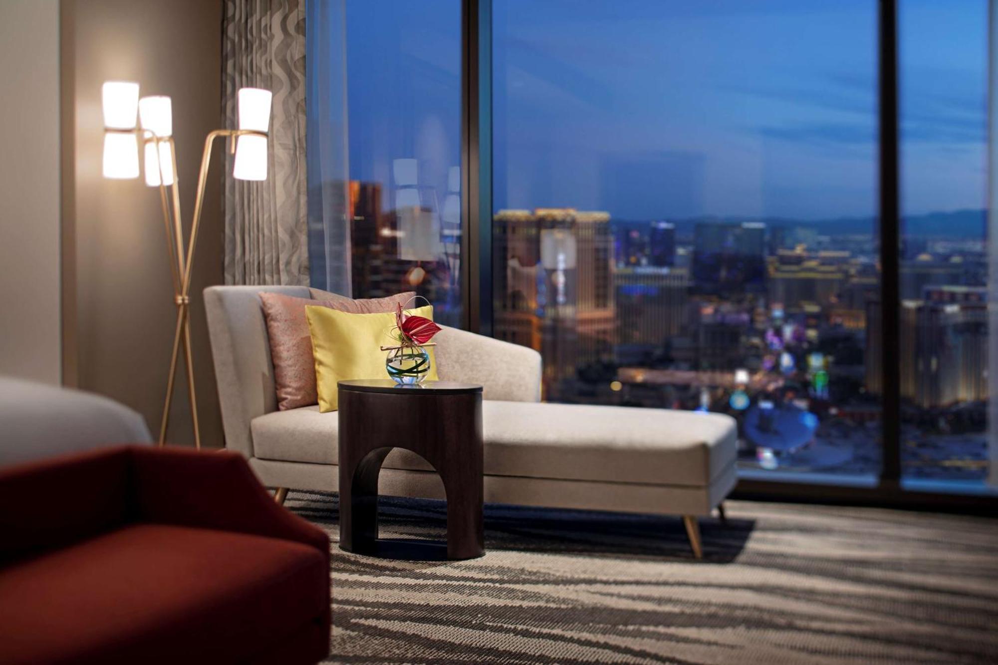 Conrad Las Vegas At Resorts World Eksteriør billede A view from a suite at the MGM Grand