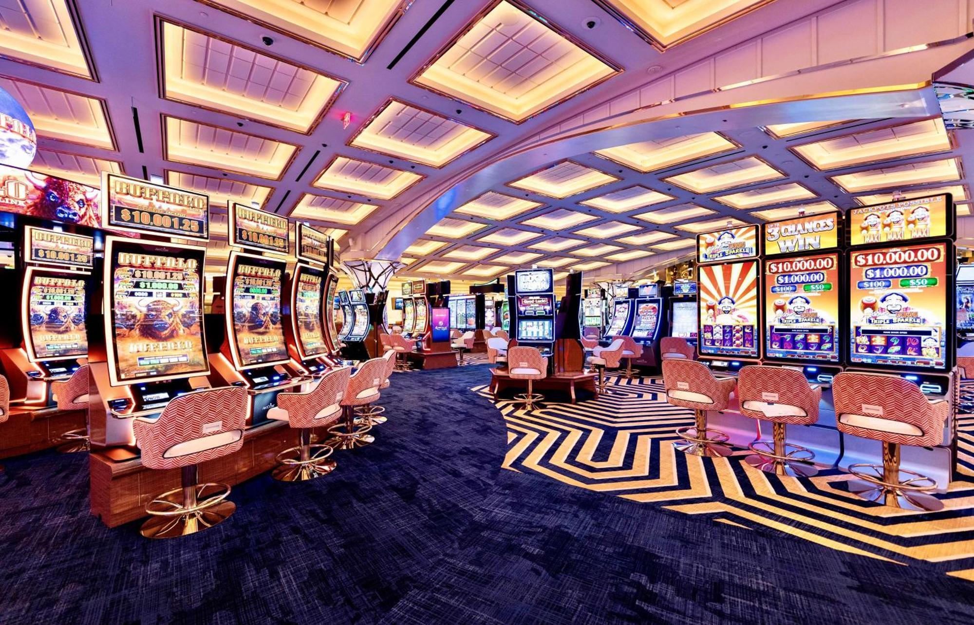 Conrad Las Vegas At Resorts World Eksteriør billede The casino floor at Wynn Las Vegas