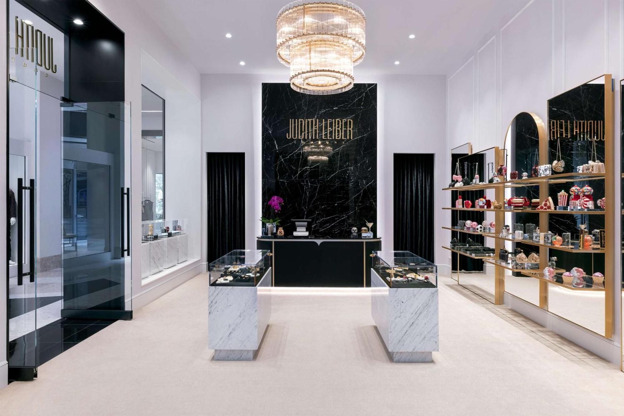 Conrad Las Vegas At Resorts World Eksteriør billede The interior of a Jimmy Choo store